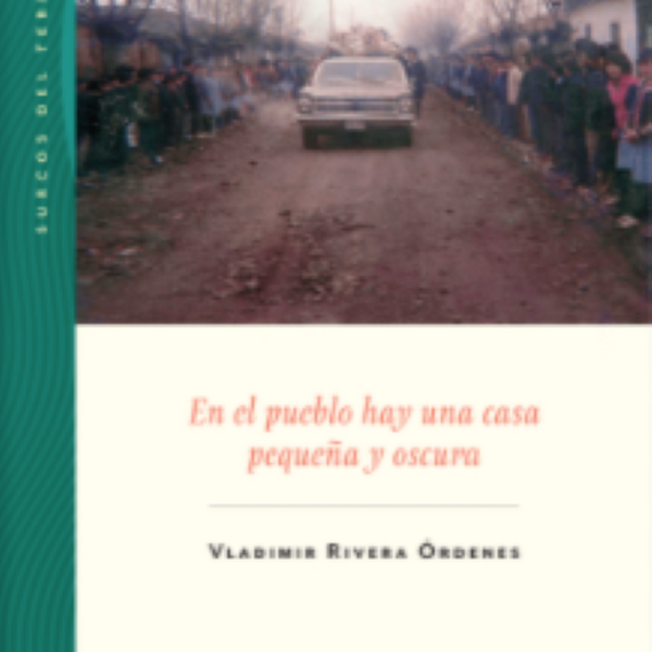 EN EL PUEBLO HAY UNA CASA PEQUEÑA Y OSCURA