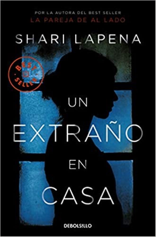 UN EXTRAÑO EN CASA